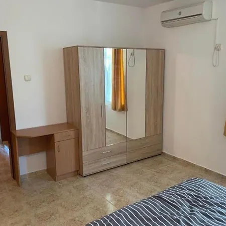 Daire 1 Bed Apt, Close To *