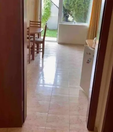 1 Bed Apt, Close To Daire Ravda