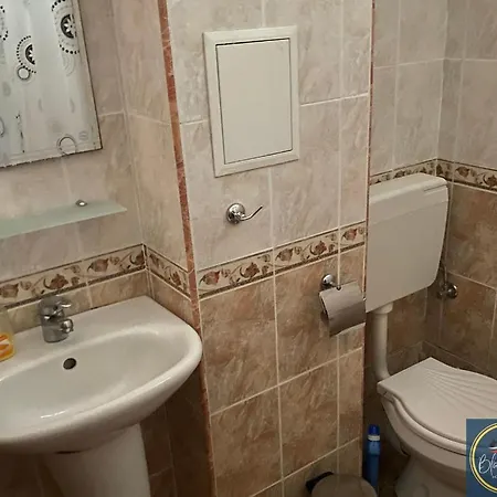 1 Bed Apt, Close To Apartamento *