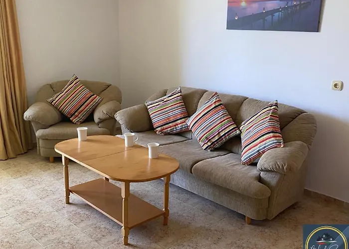 1 Bed Apt, Close To アパート