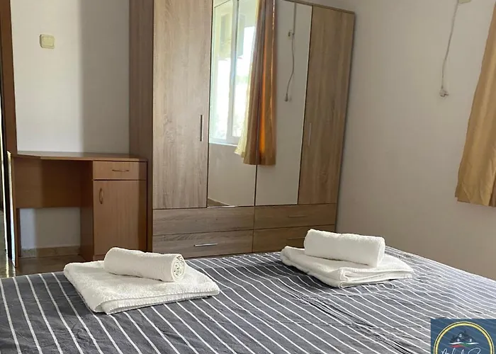 1 Bed Apt, Close To * ラヴダ