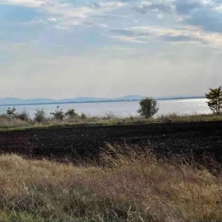 1 Bed Apt, Close To * Ravda