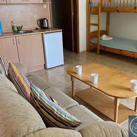 1 Bed Apt, Close To * Ravda