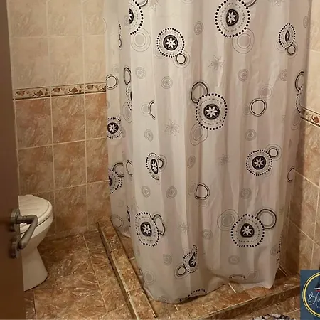 1 Bed Apt, Close To 아파트 *