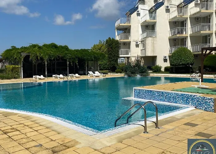 Apartment 1 Bed Apt, Close To